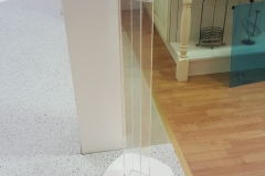 Prozirni plexi stalak za dezinficijens